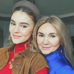 Wie Twins: Steffi Giesinger teilt Weihnachtsselfie mit Mama