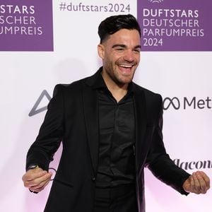 Stefano Zarrellas verliebtes Lächeln heizt Liebesgerüchte an