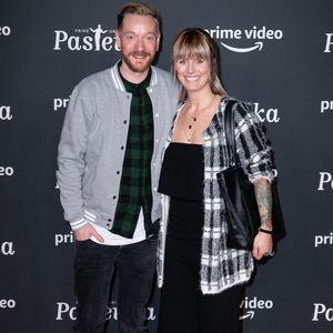 Total happy: Pia Tillmann zeigt stolz ihre Mega-Babykugel!