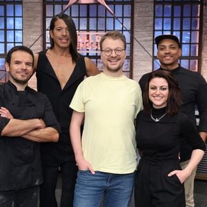 Stars oder Steffen: Wer holt den "Grill den Henssler"-Sieg?
