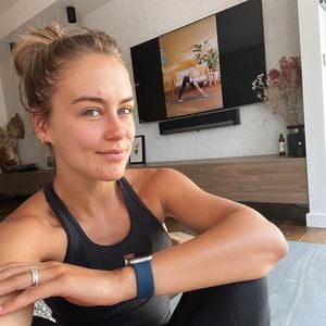 Schwangere Steph Claire Smith hat mit Pickeln zu kämpfen