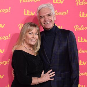 Trotz Coming-out: Phillip Schofields Frau trennt sich nicht