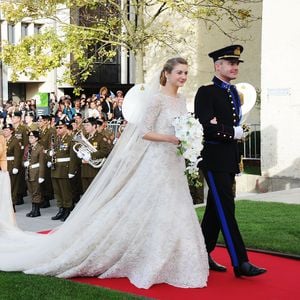 Guillaume & Stéphanie: Romantischer Hochzeits-Kuss