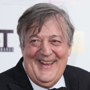 Unter der Haube: Stephen Fry hat "Ja!" gesagt