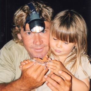 61. Geburtstag: Bindi Irwin gedenkt ihres Vaters Steve (†)