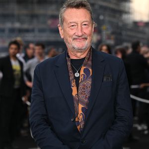 Steven Knight bestätigt ersten Entwurf für "James Bond"-Film