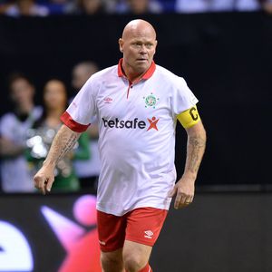 Ex-Fußball-Star furzt im TV – und lacht sich kaputt!
