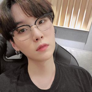 Karriere auf Eis gelegt? BTS-Mitglied Suga wurde operiert!