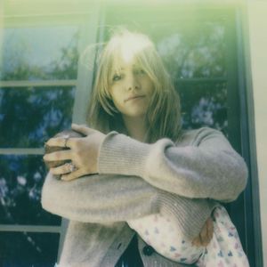 Suki Waterhouse' Alltag mit Baby ist schwer im Rampenlicht