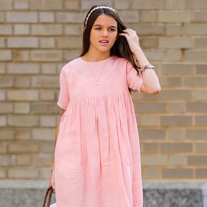 Lady in Pink: So erwachsen ist Tom Cruise' Tochter Suri