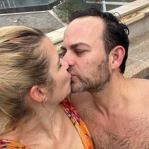 Verliebt: Susan Sideropoulos knutscht im Netz mit ihrem Mann