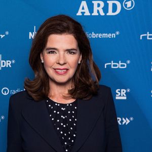 Susanne Daubner gibt Einblicke hinter ihr "Tagesschau"-Pult