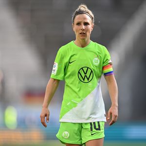 Erstes Shooting: DFB-Star Svenja Huth teilt Bild mit Baby