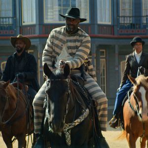 Neuer Film mit Hottie Idris Elba erobert die Netflix-Charts!