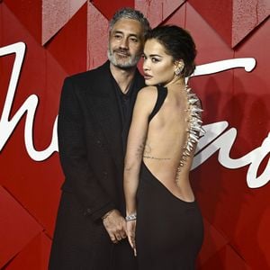 Das ist Rita Oras Geheimnis für Eheglück mit Taika Waititi
