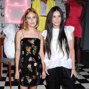 Amüsant: Demi Moore füttert ihre Tochter Tallulah Willis