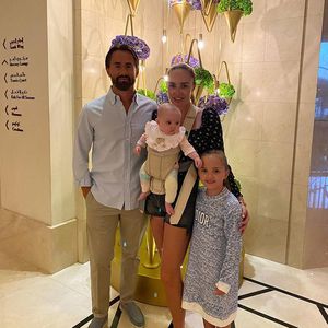 "Meine Welt": Tamara Ecclestone teilt süße Familienaufnahme
