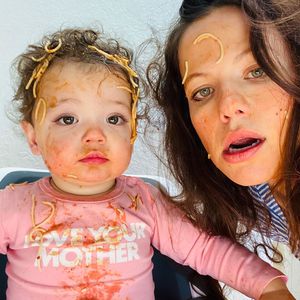 Essensschlacht bei "Pretty Little Liars"-Star Tammin Sursok