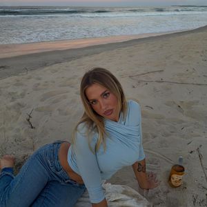 Tammy Hembrow blamiert sich mit Photoshop-Fail am Strand