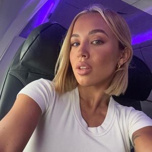 Tammy Hembrow äußert sich zu geleakter Hochzeitseinladung