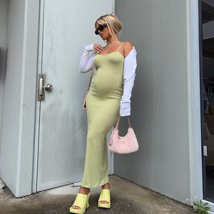 Tammy Hembrow präsentiert ihren Babybauch im 3.000-Euro-Look