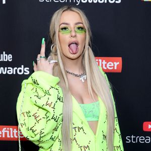 Party trotz Krise: Jetzt entschuldigt sich Tana Mongeau!