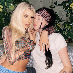 Ist es offiziell? Noah Cyrus und Tana Mongeau küssen sich