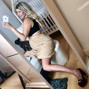 Bald kommt ihr Baby! So geht es Playmate Tanja Brockmann