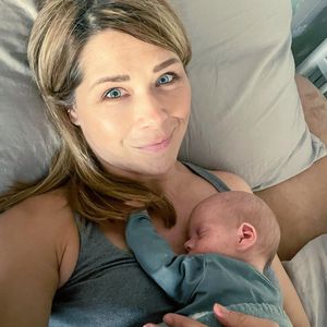 Total entzückt: Tanja Szeczenkos Twins sprechen miteinander