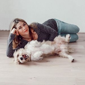 Tanja Szewczenkos Hund Guido hatte Durchfall im Wohnzimmer