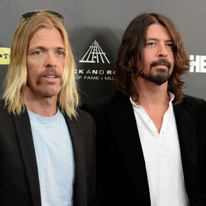 Erste Konzerte ohne Taylor Hawkins: Dave Grohl total gerührt