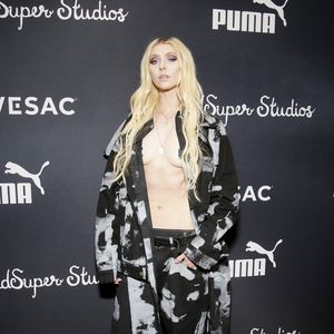 Hot oder No-Go? Taylor Momsen oben ohne bei der Fashion Week