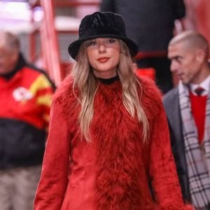 Taylor Swift verwöhnt Kelce-Kids mit selbst gebackenem Brot