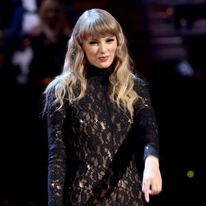 "Überwältigt": Taylor Swift schwärmt von "Midnight"-Erfolg!