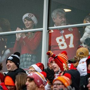 Travis Kelces Vater verrät süße Details zum Heiratsantrag