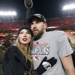 Taylor Swift und Travis genießen romantisches Mittagessen