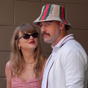 Taylor Swift und Travis feiern endlich ihr Red-Carpet-Debüt