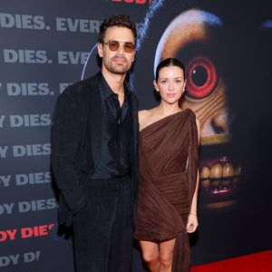 Theo James und Ruth Kearney strahlen bei Premiere in L.A.