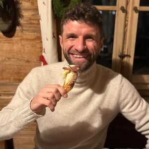 Thomas Müller genießt Ausflug zur Heimat mit Gaumenschmaus