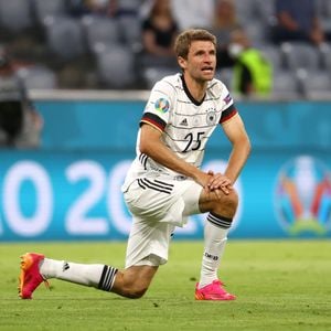 Knieverletzung bei EM: Wie lange fällt Thomas Müller aus?