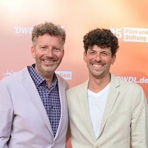 Seltener Moment: Thorsten Schorn mit Ehemann Piero auf Event