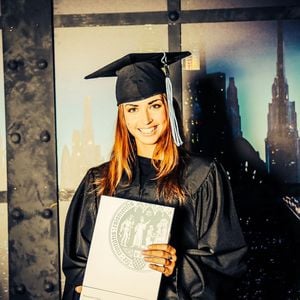 Gewusst? Ekaterina Leonova schloss Abi und Uni mit 1,0 ab!