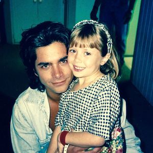"Full House"-Bild: John Stamos schwärmt von Elizabeth Olsen