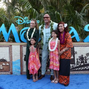 Familienglück: Dwayne Johnson feiert "Vaiana 2"-Premiere