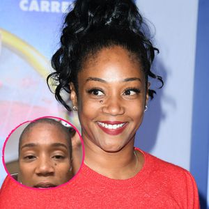 Tiffany Haddish schneidet sich im Livestream die Haare ab!