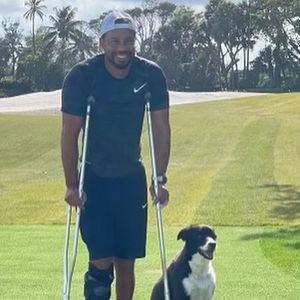 Auf Krücken: Tiger Woods teilt erstes Insta-Pic nach Unfall
