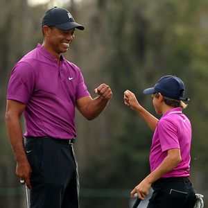 Tiger Woods' Sohn (11) spielt erstes Turnier mit seinem Papa
