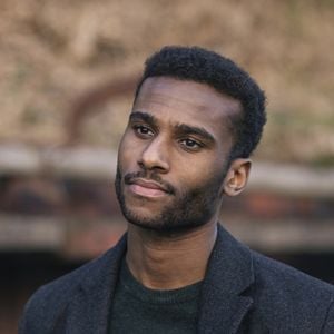 Tijan Njie feiert Debüt als Ermittler im Bremer "Tatort"