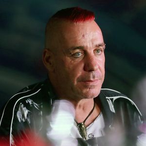 Was ist los? Rammstein landet ohne Till Lindemann in Berlin