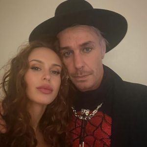 Neue Romanze? Till Lindemann schmiegt sich an eine Tänzerin